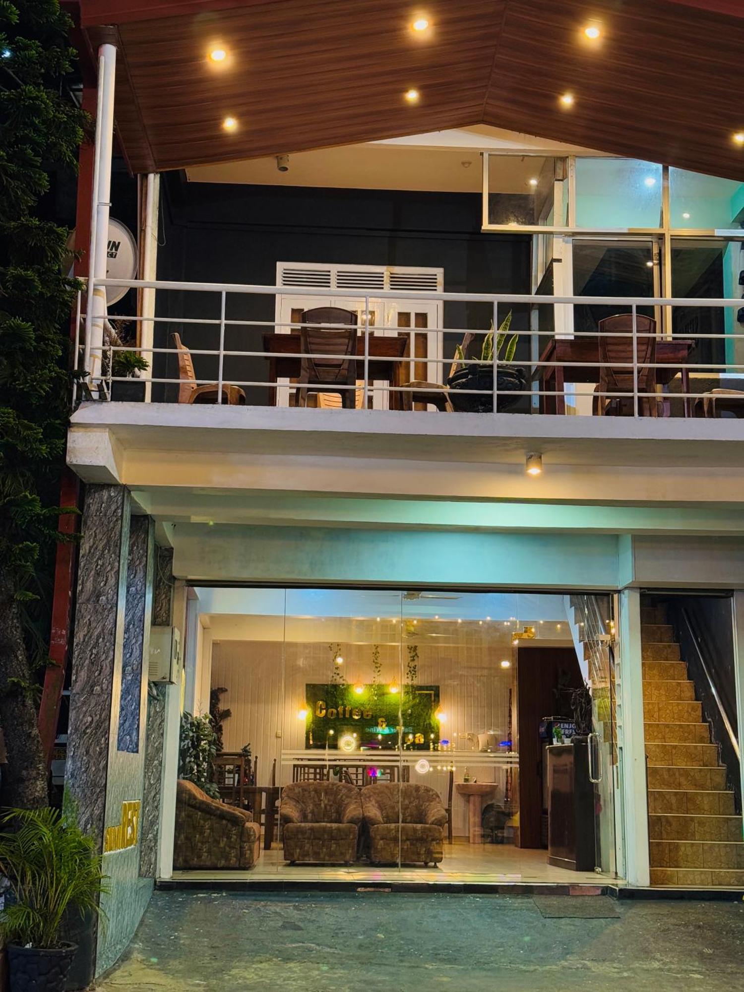 Siumi Rest Hotel Nallathanniya Екстериор снимка