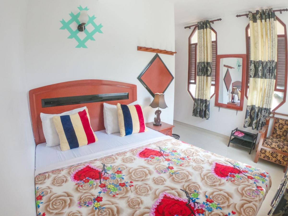Siumi Rest Hotel Nallathanniya Екстериор снимка